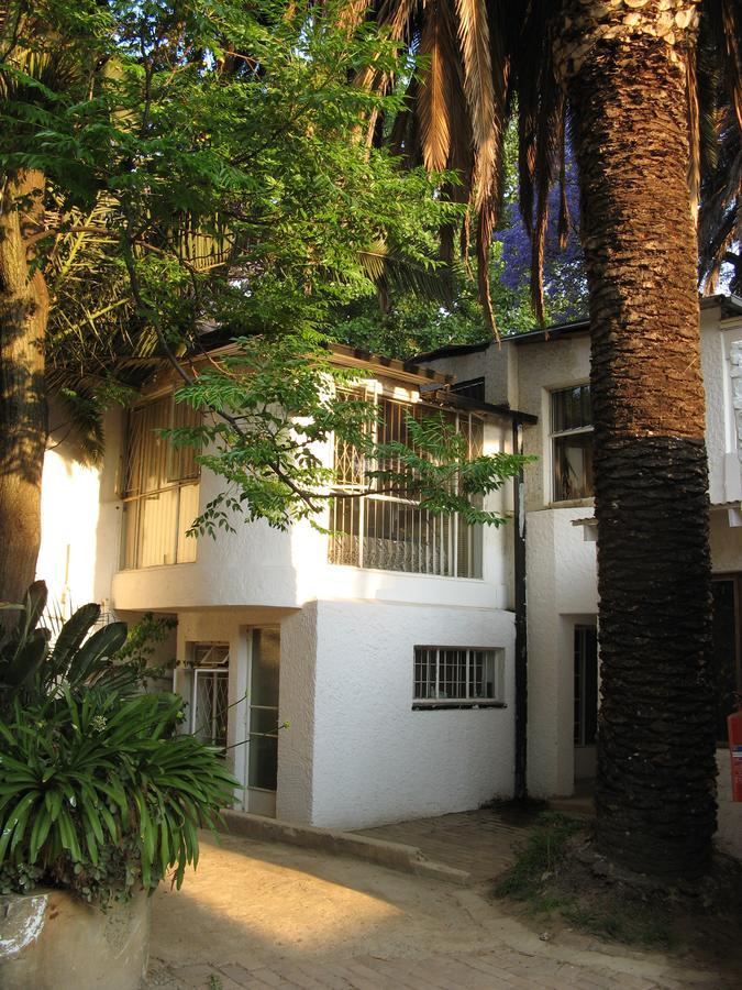 Rosebank Hostel Johannesburg Buitenkant foto