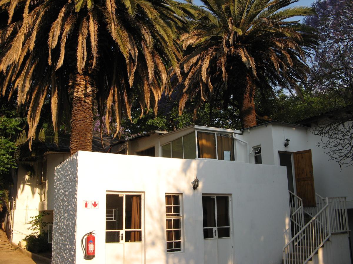 Rosebank Hostel Johannesburg Buitenkant foto